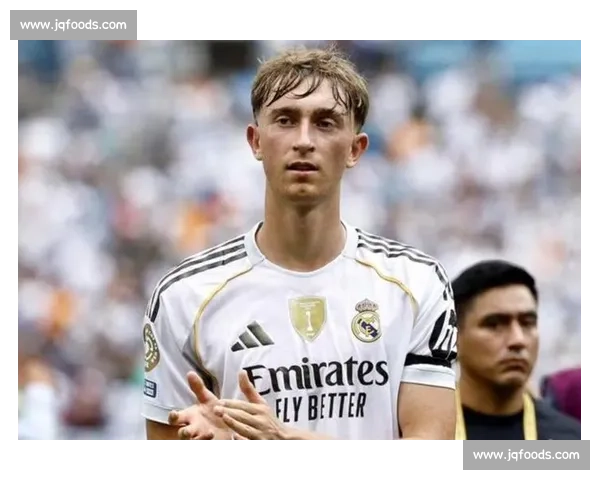 皇马转会策略曝光：赫伊森交易达标，新防线雏形初现