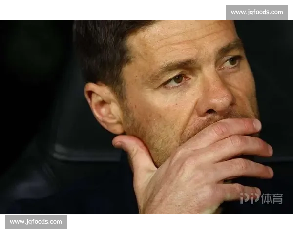 阿隆索执教风格揭秘：铁血治军似弗里克，迥异安切洛蒂儒雅风范